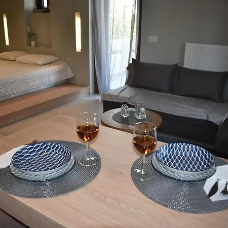 Saxon's * Hriszí Aktí Haniá